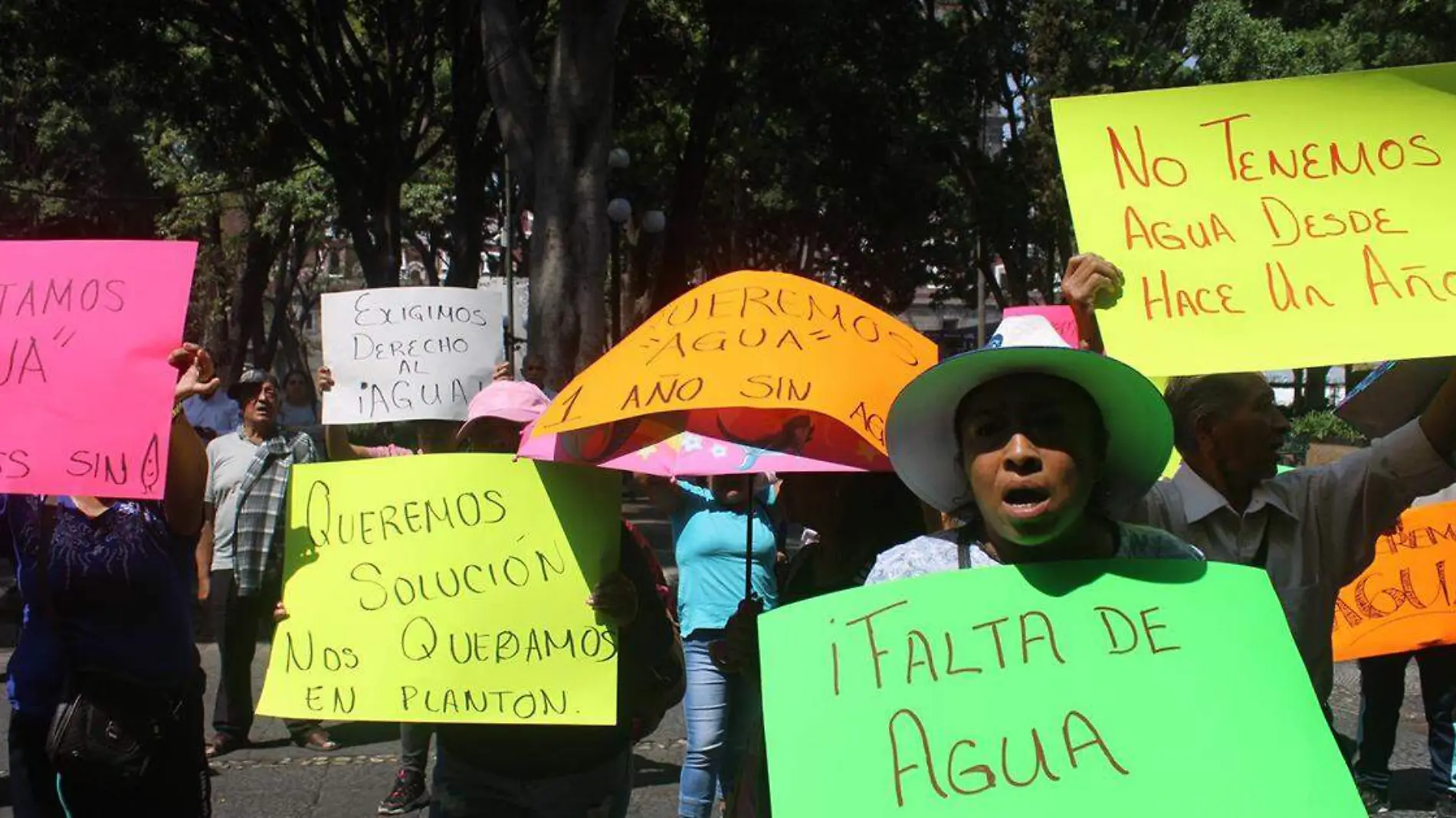 Vecinos de la colonia San José los Cerritos, al norte de la ciudad de Puebla, denunciaron carencias en el servicio de agua potable